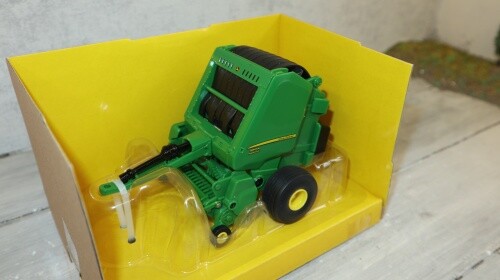 Britains ertl 45696 - britains, in