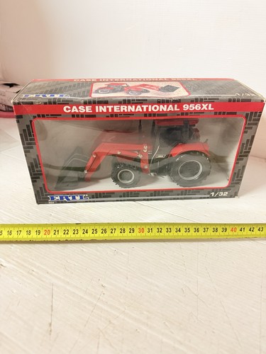 Ertl tractor maxxer case - maxxer,