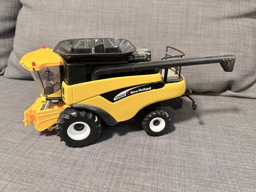 Ertl new holland cr9060 - ertl,