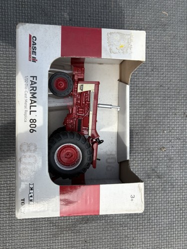 Ertl farmall 806 replica - farmall,